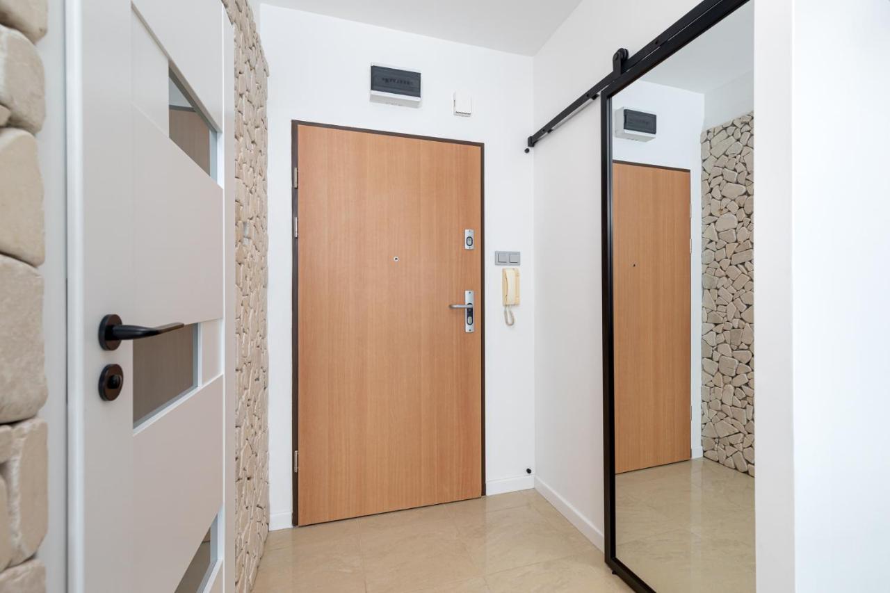Sierpinskiego 1A - Studio With Balcony & Desk - Remote Work By Noclegi Renters Βαρσοβία Εξωτερικό φωτογραφία