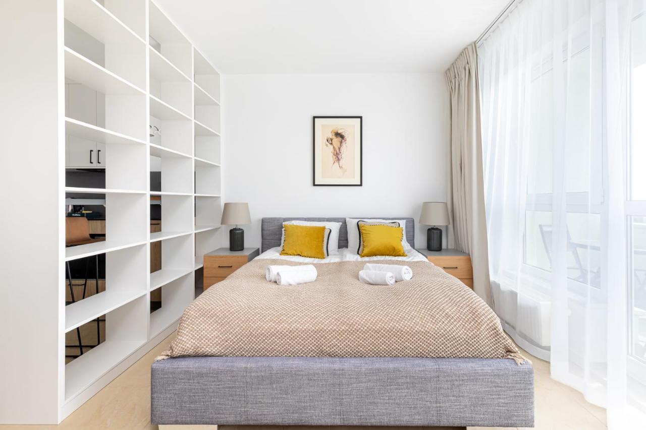 Sierpinskiego 1A - Studio With Balcony & Desk - Remote Work By Noclegi Renters Βαρσοβία Εξωτερικό φωτογραφία